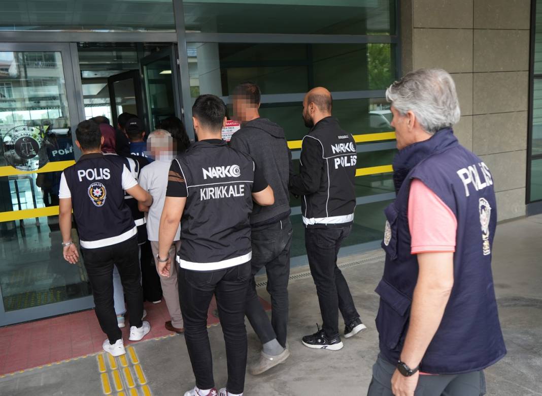 Cesedi 7 parçaya ayrılıp, 12 yıl dondurucuda saklanmıştı! Çok sayıda kişi tutuklandı 1